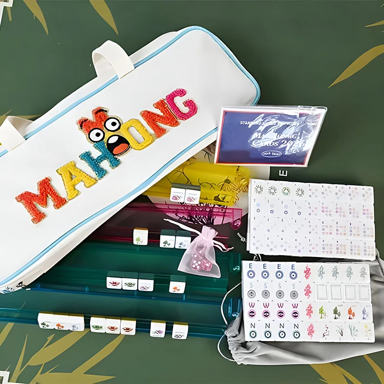 Valkoinen sarjakuva Emoji Mahjong Set